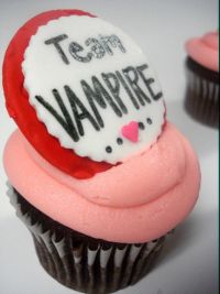 team_vampire_cupcake.jpg